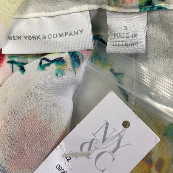 New York & Company - Floral Bow Button Down Blouse (NWT) - Picture 4 of 6